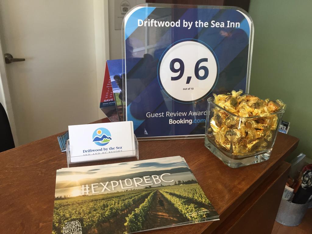 קמפבל ריבר Driftwood By The Sea Inn מראה חיצוני תמונה